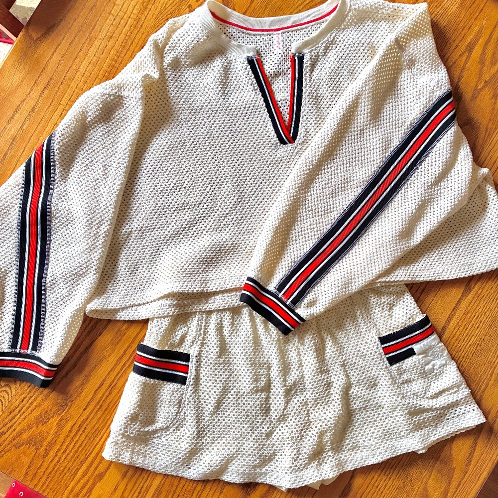 "Free People" sz.large, 2-peice (oversized top and bottom) skort and top, EUC.